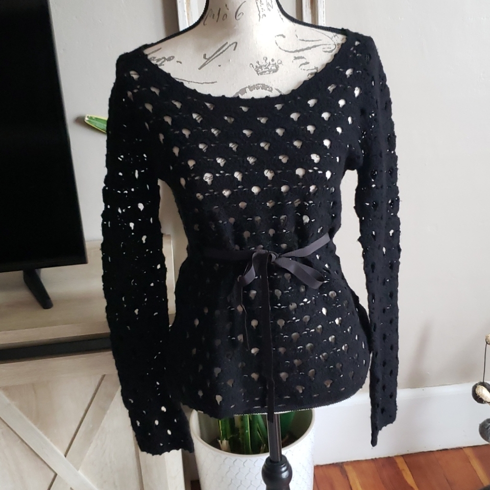 Lily publisher cut out sweater